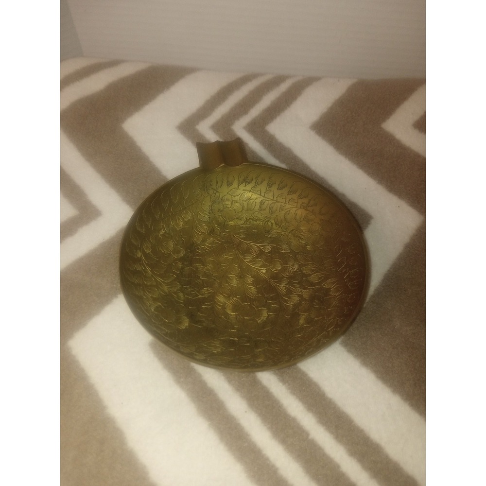 Vintage Beautiful Brass Floral Etched‎ Ashtray-trinket Dish Z.Y. 5 3/4 Wide